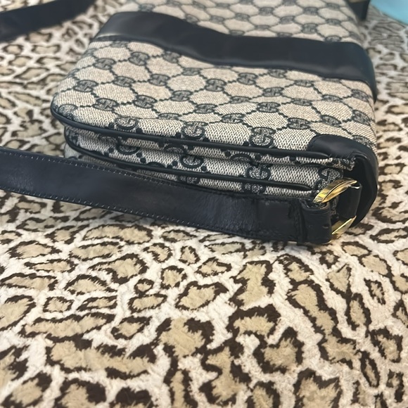 Vintage Gucci is excellent condition - Picture 9 of 13